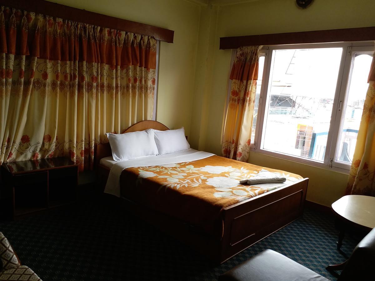 Hotel Marigold Pokhara Exteriör bild