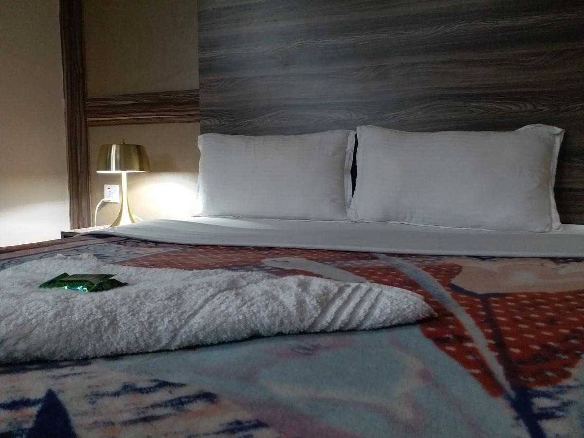 Hotel Marigold Pokhara Exteriör bild