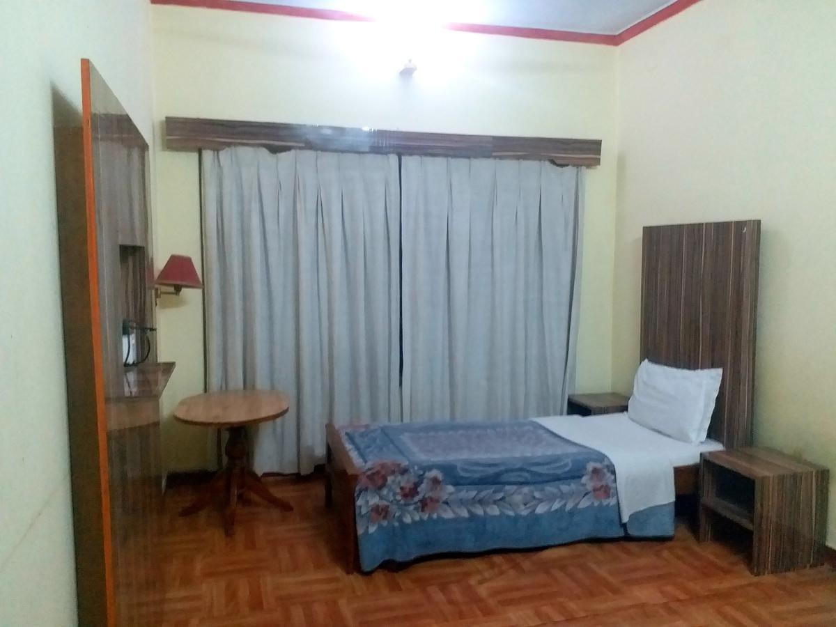 Hotel Marigold Pokhara Exteriör bild