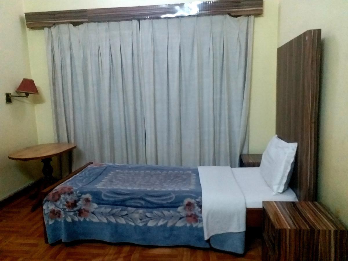Hotel Marigold Pokhara Exteriör bild