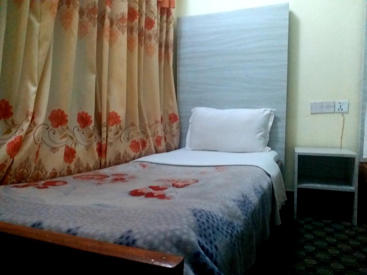Hotel Marigold Pokhara Exteriör bild